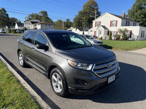 Gray 2015 Ford Edge SE