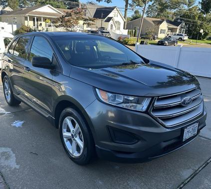 Gray 2015 Ford Edge SE