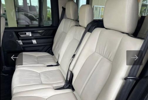 White 2015 Land Rover LR4 Lux