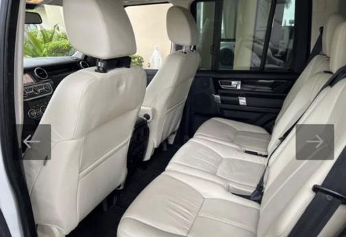White 2015 Land Rover LR4 Lux