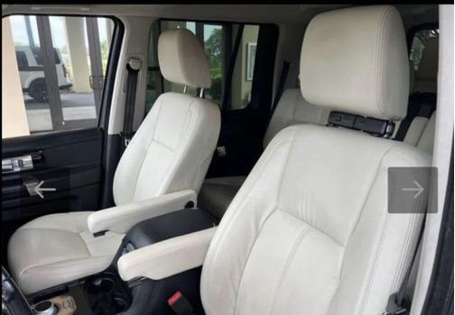 White 2015 Land Rover LR4 Lux