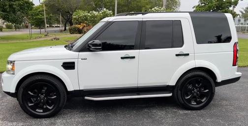 White 2015 Land Rover LR4 Lux