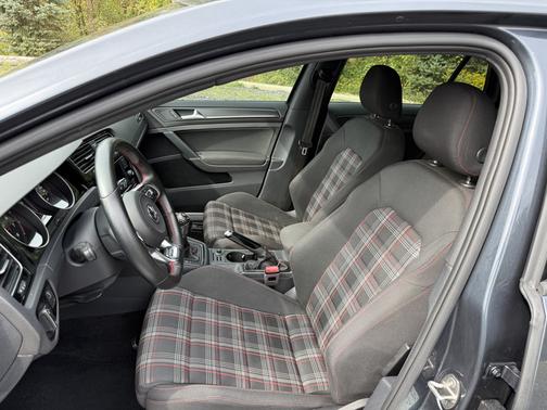 2018 Volkswagen Golf GTI 2.0T S 4-Door