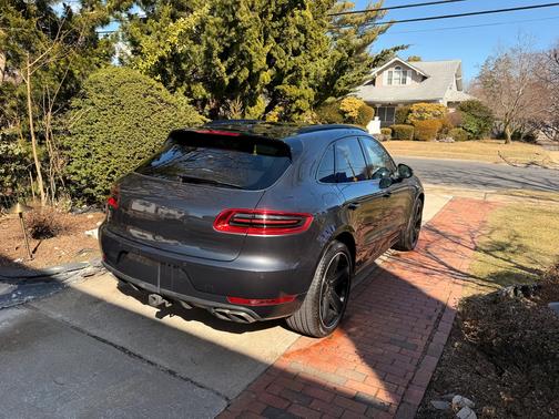 2018 Porsche Macan Turbo