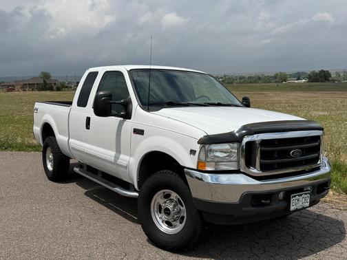 White 2002 Ford F-250 Lariat SuperCab Super Duty