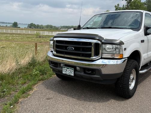 White 2002 Ford F-250 Lariat SuperCab Super Duty