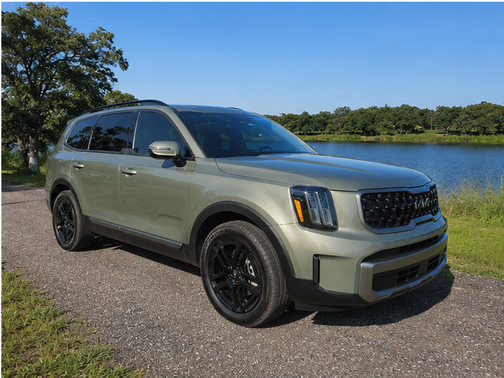 Green 2023 Kia Telluride EX X-Line