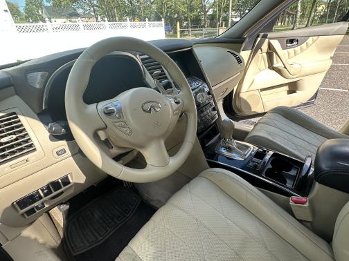 2009 INFINITI FX35 Base