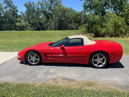 2003 Chevrolet Corvette Base