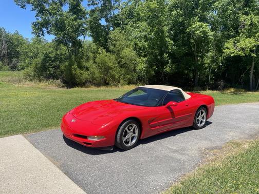 2003 Chevrolet Corvette Base