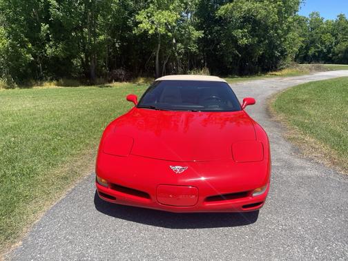 2003 Chevrolet Corvette Base