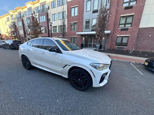 2020 BMW X6 M50i