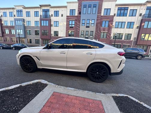 2020 BMW X6 M50i