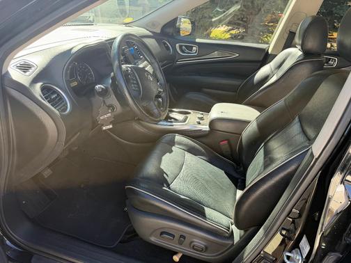 Black 2017 INFINITI QX60 Base