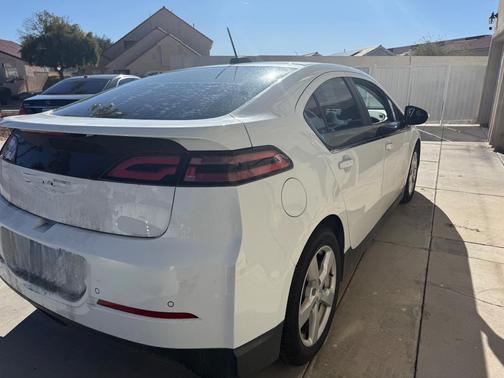 White 2015 Chevrolet Volt Base