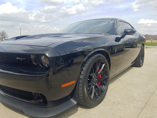 Black 2015 Dodge Challenger SRT Hellcat