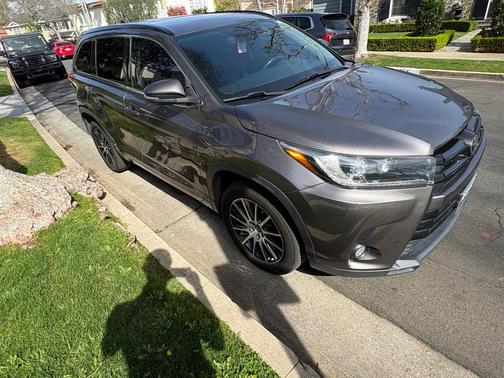2018 Toyota Highlander SE