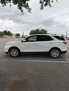 White 2019 Chevrolet Equinox 1LT