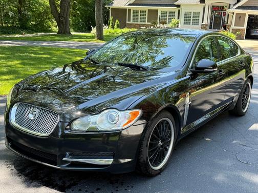 Black 2010 Jaguar XF Premium