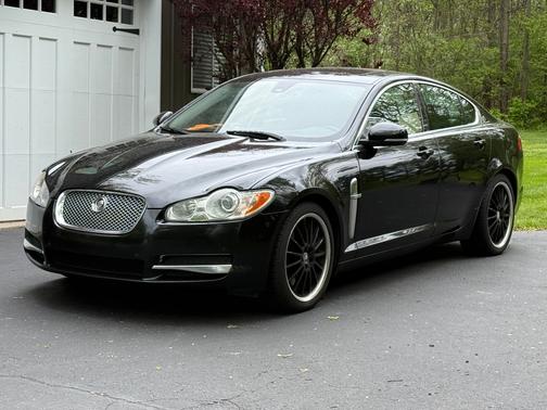 Black 2010 Jaguar XF Premium