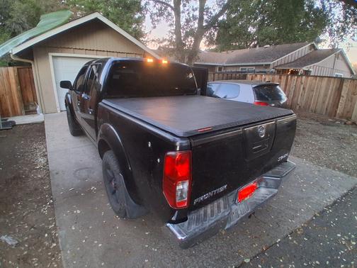 2005 Nissan Frontier SE Crew Cab