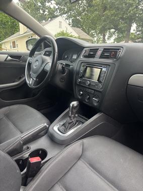 Black 2012 Volkswagen Jetta SEL