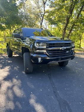 Black 2017 Chevrolet Silverado 1500 2LT