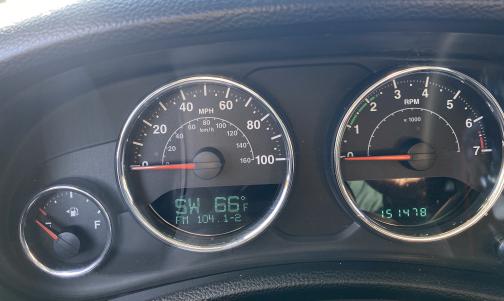 Photo 4 of 14 of 2013 Jeep Wrangler Unlimited Sahara