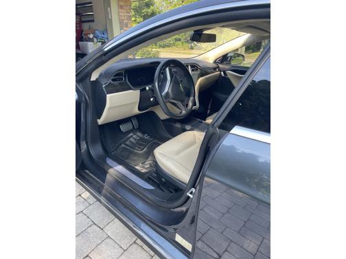 Photo 5 of 10 of 2015 Tesla Model S P85D