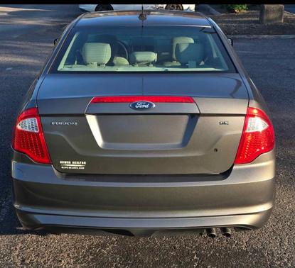Gray 2012 Ford Fusion SE