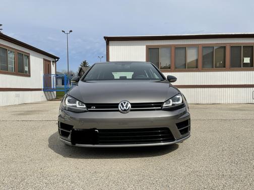 Gray 2015 Volkswagen Golf R 4-Door