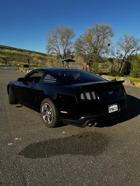 2012 Ford Mustang V6 Premium
