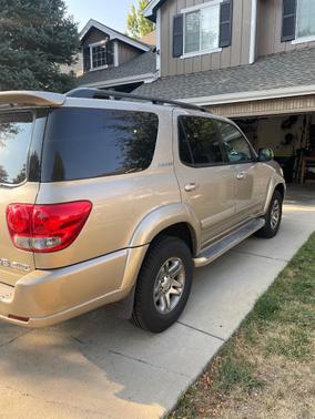Gold 2005 Toyota Sequoia Limited