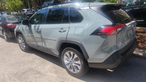 2021 Toyota RAV4 XLE Premium
