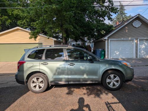 Green 2015 Subaru Forester 2.5i Premium
