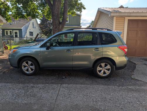 Green 2015 Subaru Forester 2.5i Premium