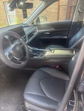 Black 2024 Toyota Grand Highlander XLE