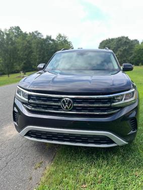 Black 2021 Volkswagen Atlas 2.0T SE w/Technology