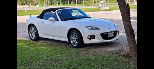 2015 Mazda MX-5 Miata Sport