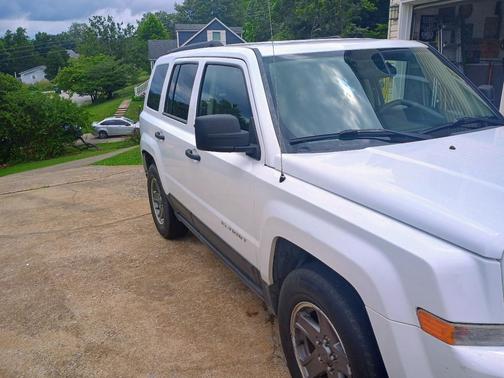 White 2014 Jeep Patriot Sport