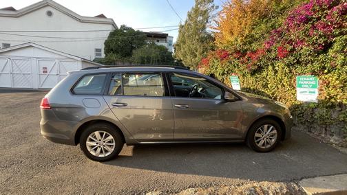 2015 Volkswagen Golf SportWagen TSI S 4-Door