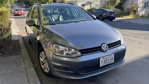2015 Volkswagen Golf SportWagen TSI S 4-Door