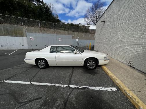 Photo 2 of 6 of 1997 Cadillac Eldorado Base