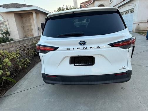 2022 Toyota Sienna LE