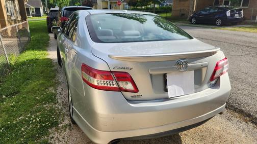 Silver 2011 Toyota Camry SE