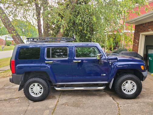 Blue 2009 Hummer H3 Base