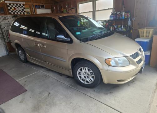 Gold 2001 Dodge Grand Caravan Sport