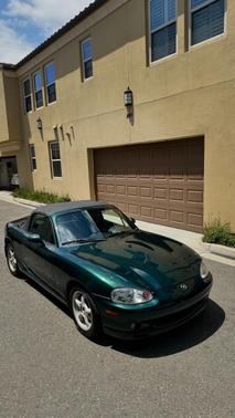Green 2000 Mazda MX-5 Miata LS