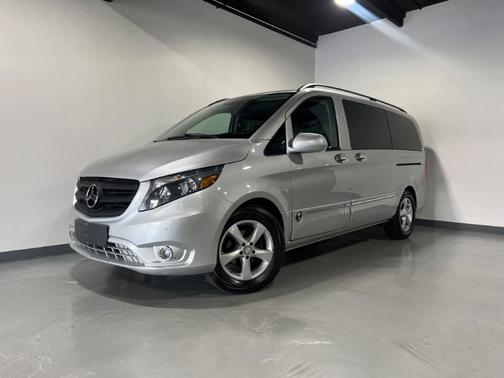 2016 Mercedes-Benz Metris Base