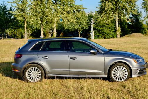 2016 Audi A3 e-tron 1.4T Premium
